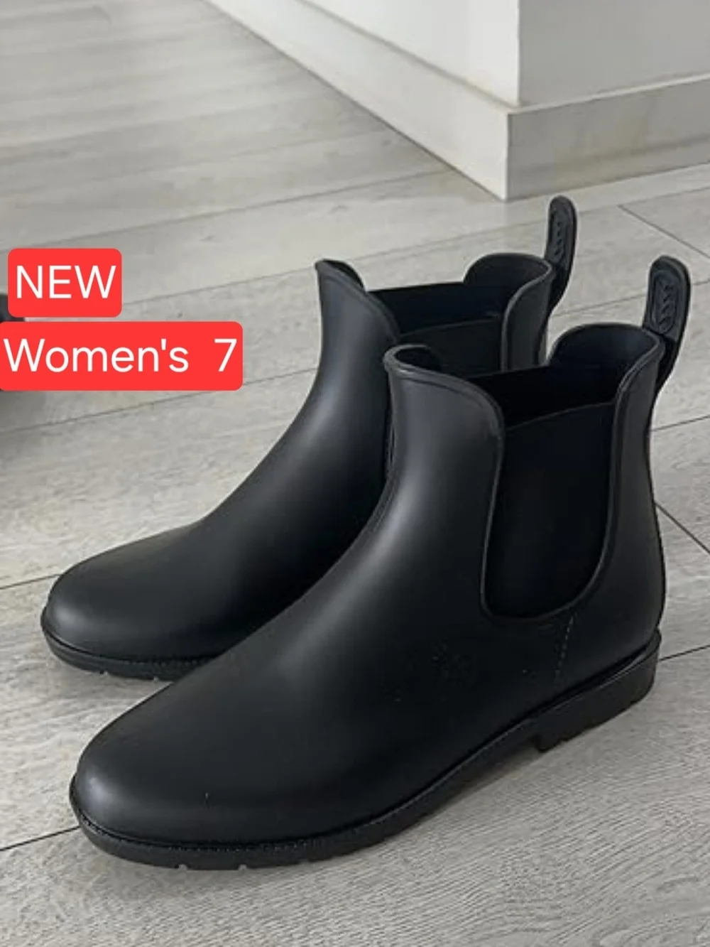 NEW Chelsea Rain Boots, Womens 7